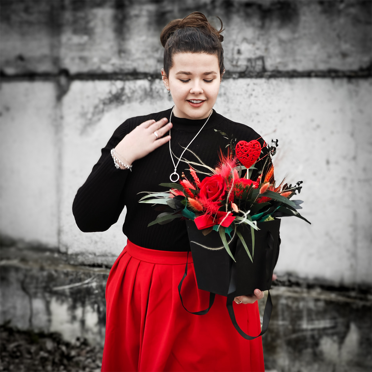 hanka_box_stabilizovane_kvety_cerveno_zeleny_kvety_pre_vas_21.2.2025.jpg